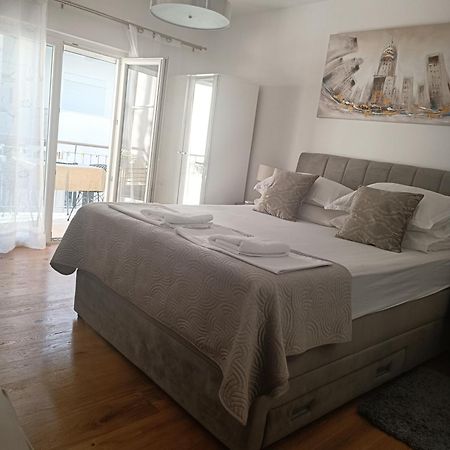 Apartment Golden Sunrise - 4 Ul.Petra Svacica11 Baška Voda Kültér fotó