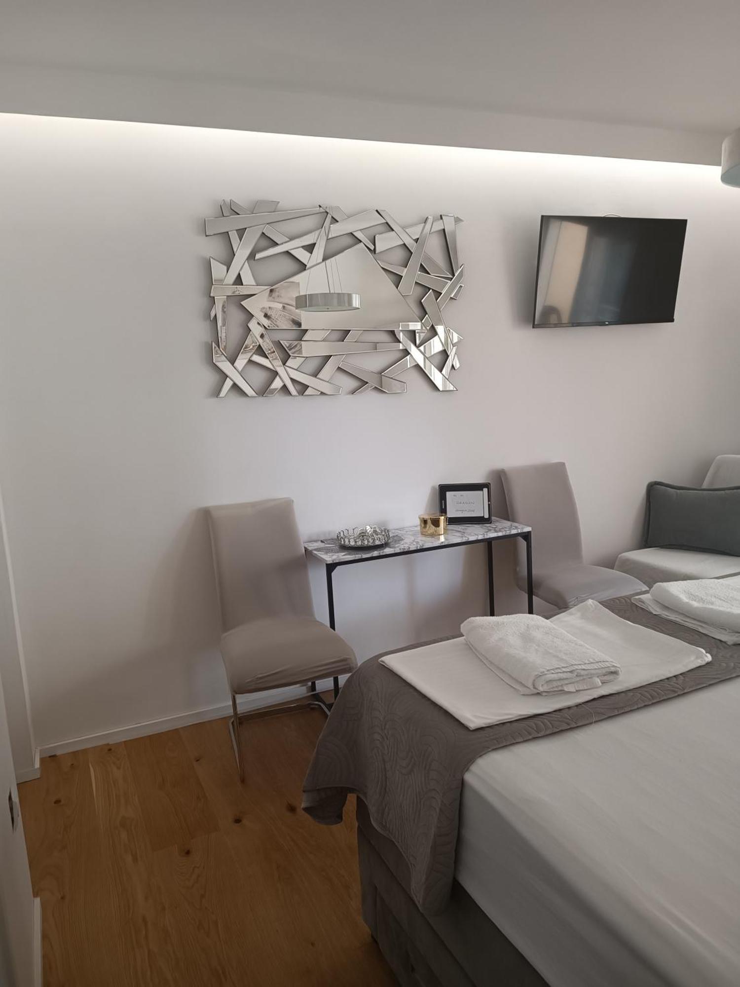 Apartment Golden Sunrise - 4 Ul.Petra Svacica11 Baška Voda Kültér fotó